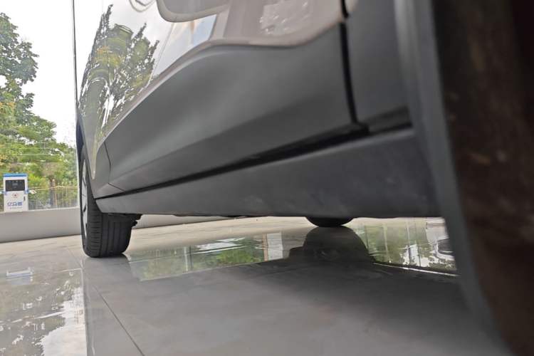 Used Geely Galaxy Geome 2026 Model 310km Youth Edition Right Side Sill