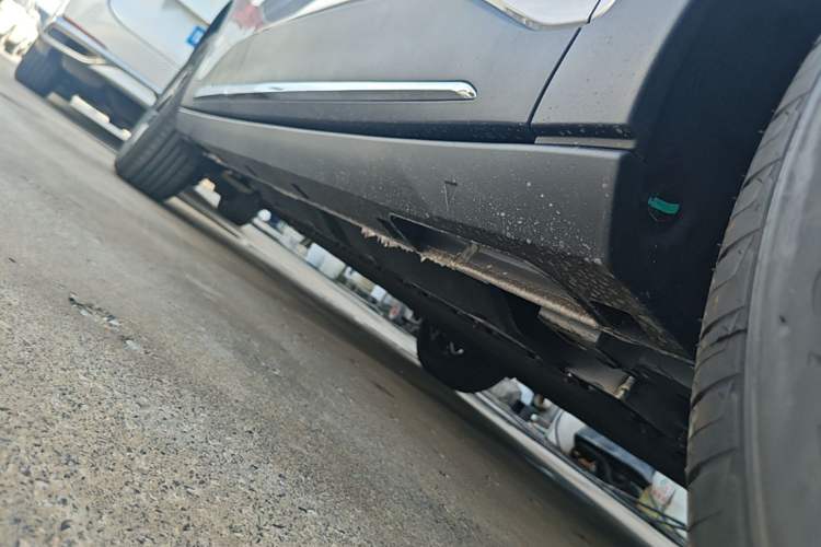 Used Geely Galaxy Geome 2026 410km Wind-Riding Edition Right Side Sill