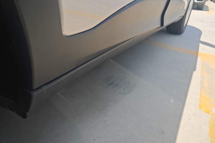Used Geely Galaxy Geome 2026 Model 310km Youth Edition Right Side Sill