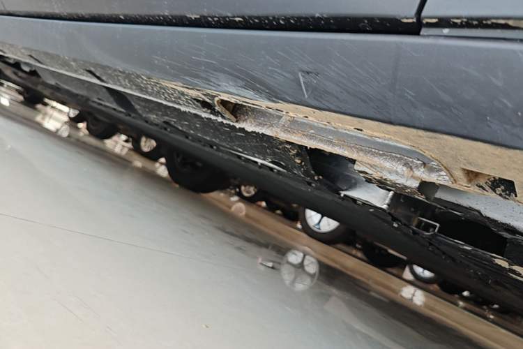 Used Geely Galaxy Geome 2026 410km Wind-Riding Edition Right Side Sill