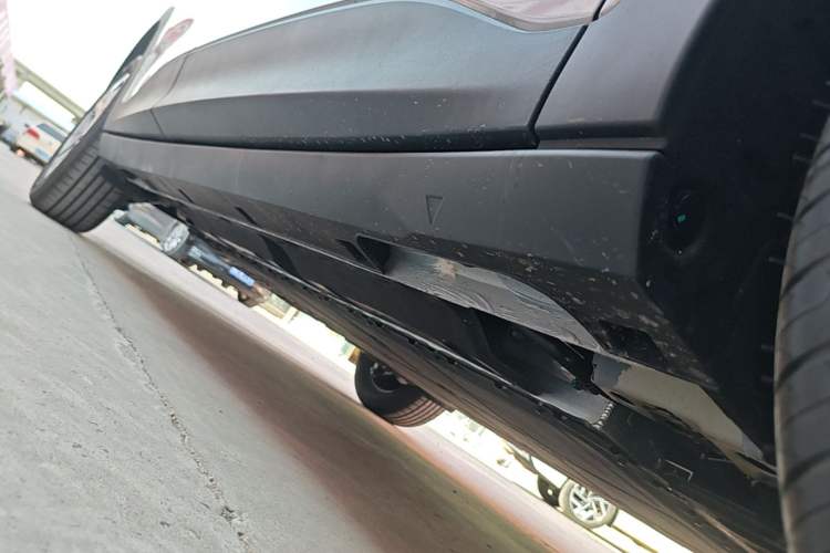 Used Geely Galaxy Geome 2026 Model 410km Carefree Edition Right Side Sill
