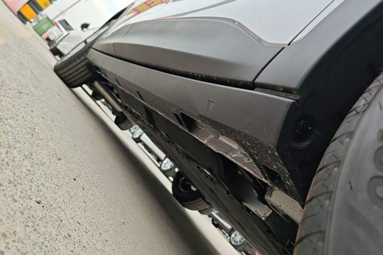 Used Geely Galaxy Geome 2026 Model 310km Youth Edition Right Side Sill