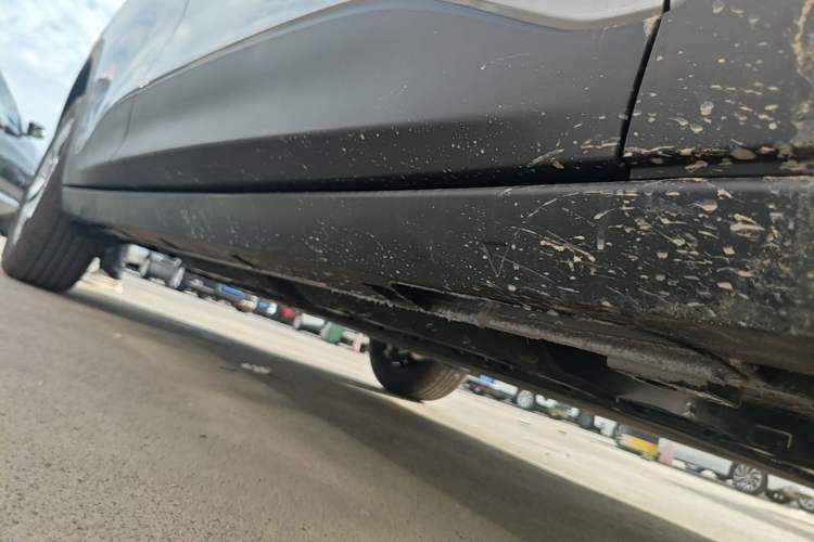Used Geely Galaxy Geome 2026 Model 310km Youth Edition Right Side Sill
