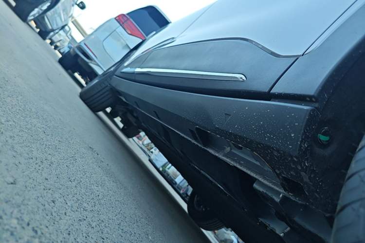 Used Geely Galaxy Geome 2026 410km Wind-Riding Edition Right Side Sill