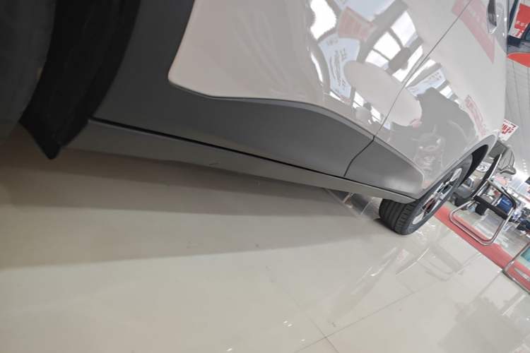 Used Geely Galaxy Geome 2026 Model 410km Freedom Edition Right Side Sill