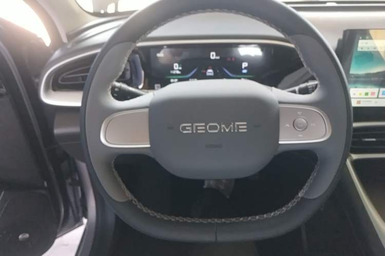 Used Geely Galaxy Geome 2026 Model 310km Youth Edition Steering Wheel