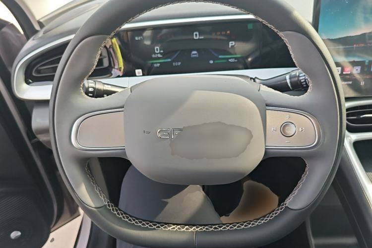 Used Geely Galaxy Geome 2026 Model 410km Freedom Edition Steering Wheel