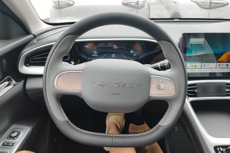 Used Geely Galaxy Geome 2026 Model 310km Youth Edition Steering Wheel