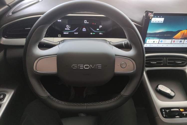 Used Geely Galaxy Geome 2026 Model 310km Youth Edition Steering Wheel
