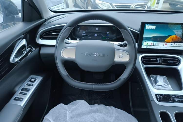 Used Geely Galaxy Geome 2026 Model 310km Youth Edition Steering Wheel