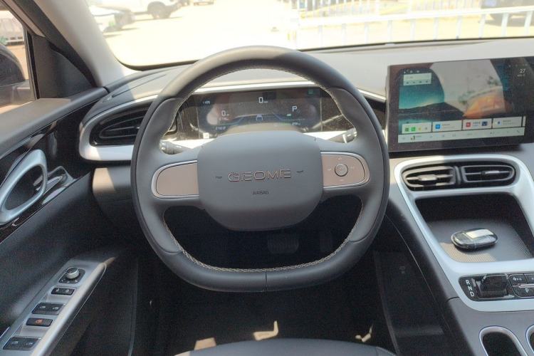 Used Geely Galaxy Geome 2026 Model 310km Youth Edition Steering Wheel