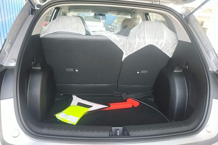 Used Geely Galaxy Geome 2026 Model 310km Youth Edition Trunk