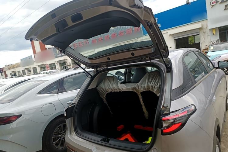 Used Geely Galaxy Geome 2026 Model 310km Youth Edition Trunk