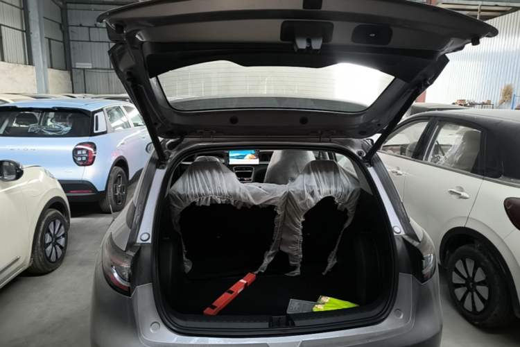 Used Geely Galaxy Geome 2026 Model 310km Dream Edition Trunk