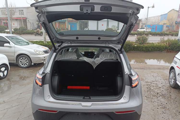 Used Geely Galaxy Geome 2026 Model 310km Dream Edition Trunk