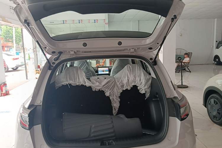 Used Geely Galaxy Geome 2026 Model 310km Youth Edition Trunk
