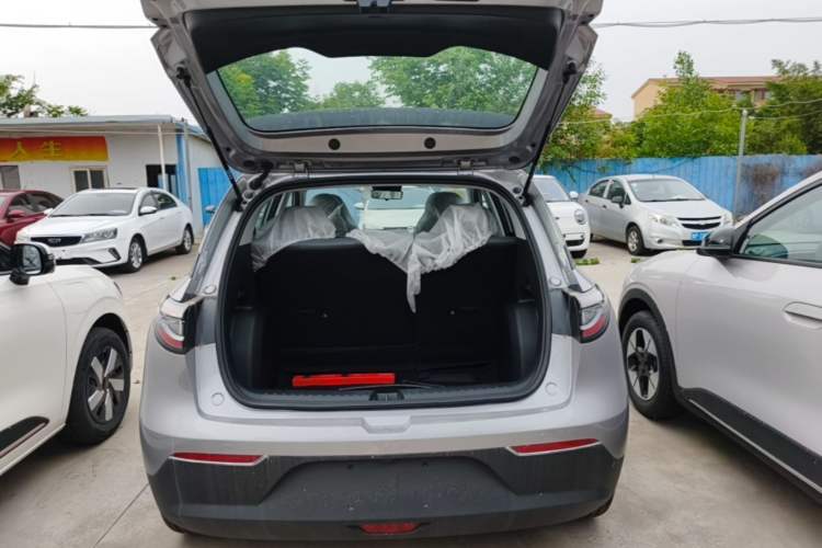 Used Geely Galaxy Geome 2026 Model 310km Youth Edition Trunk