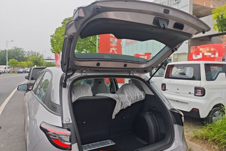 Used Geely Galaxy Geome 2026 Model 310km Youth Edition Trunk
