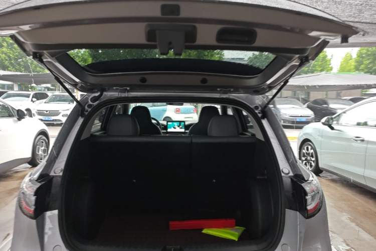 Used Geely Galaxy Geome 2026 Model 310km Youth Edition Trunk
