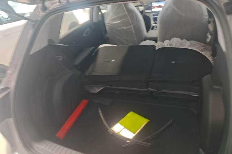 Used Geely Galaxy Geome 2026 Model 310km Youth Edition Trunk