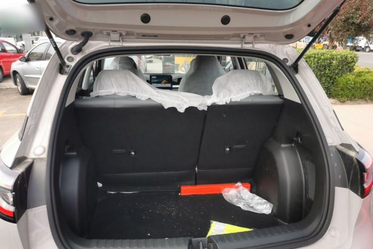 Used Geely Galaxy Geome 2026 Model 310km Youth Edition Trunk