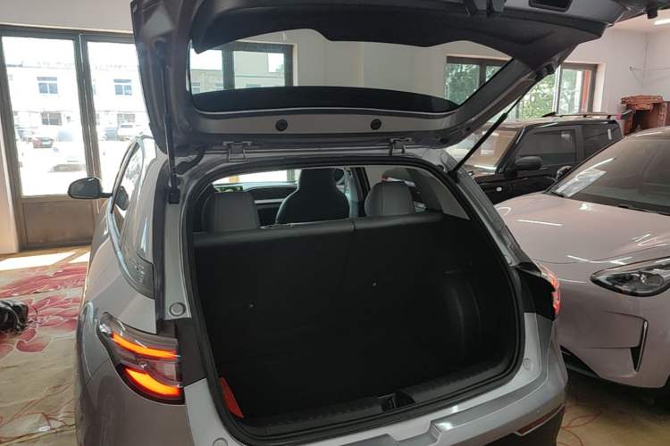 Used Geely Galaxy Geome 2026 Model 410km Carefree Edition Trunk