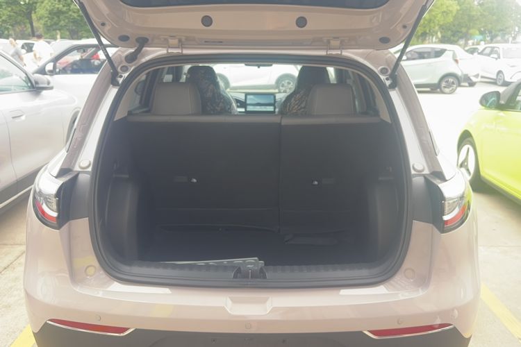 Used Geely Galaxy Geome 2026 Model 310km Youth Edition Trunk