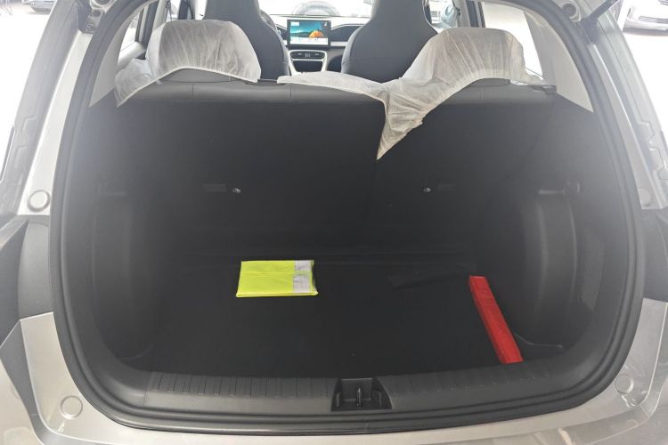 Used Geely Galaxy Geome 2026 Model 310km Youth Edition Trunk