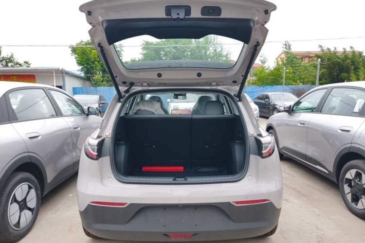 Used Geely Galaxy Geome 2026 Model 310km Dream Edition Trunk