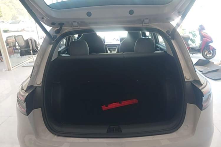 Used Geely Galaxy Geome 2026 Model 310km Dream Edition Trunk
