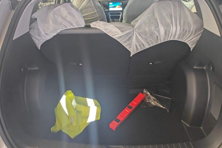 Used Geely Galaxy Geome 2026 Model 310km Youth Edition Trunk