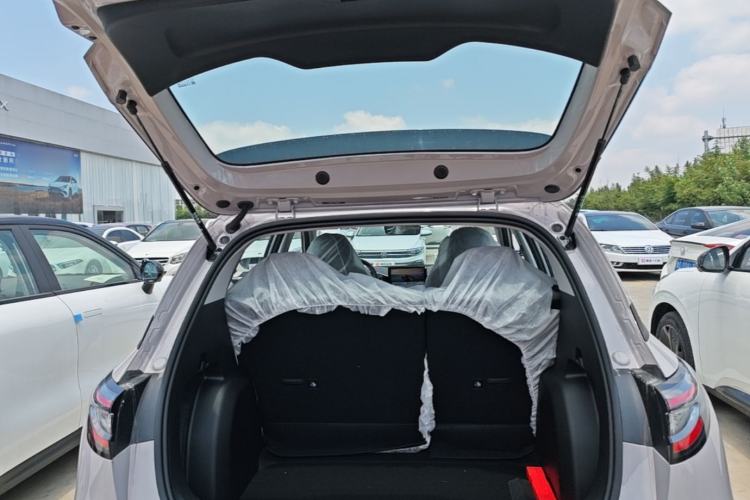 Used Geely Galaxy Geome 2026 Model 310km Youth Edition Trunk