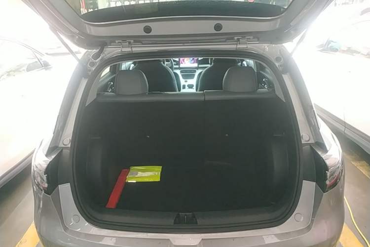 Used Geely Galaxy Geome 2026 Model 310km Youth Edition Trunk