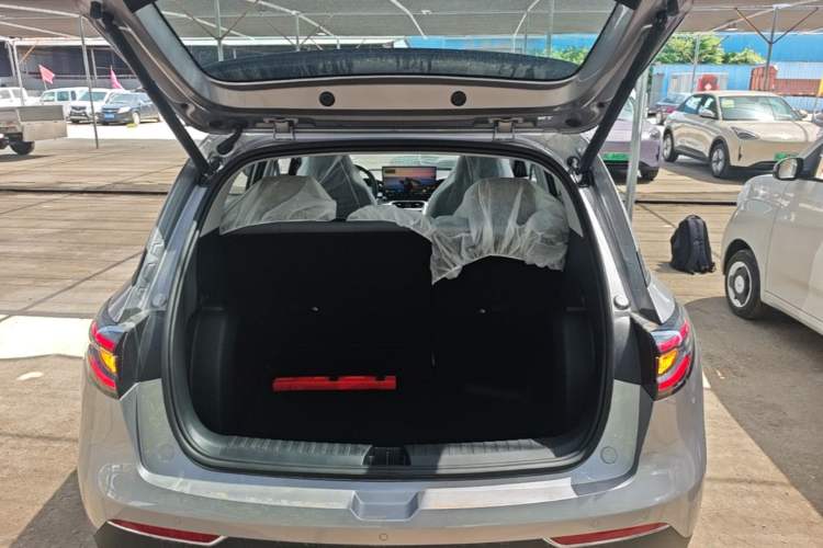 Used Geely Galaxy Geome 2026 Model 310km Dream Edition Trunk