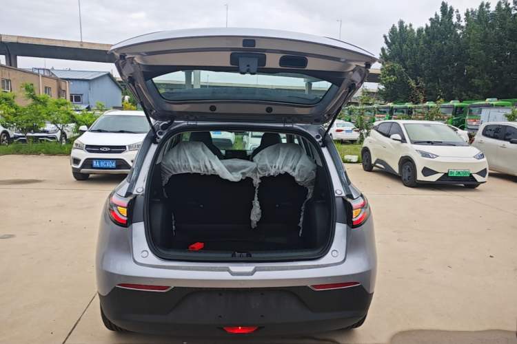 Used Geely Galaxy Geome 2026 Model 310km Youth Edition Trunk