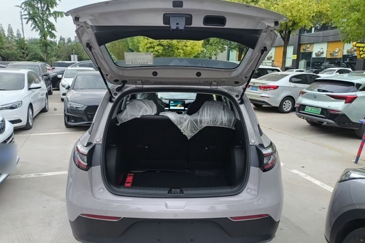 Used Geely Galaxy Geome 2026 Model 310km Youth Edition Trunk