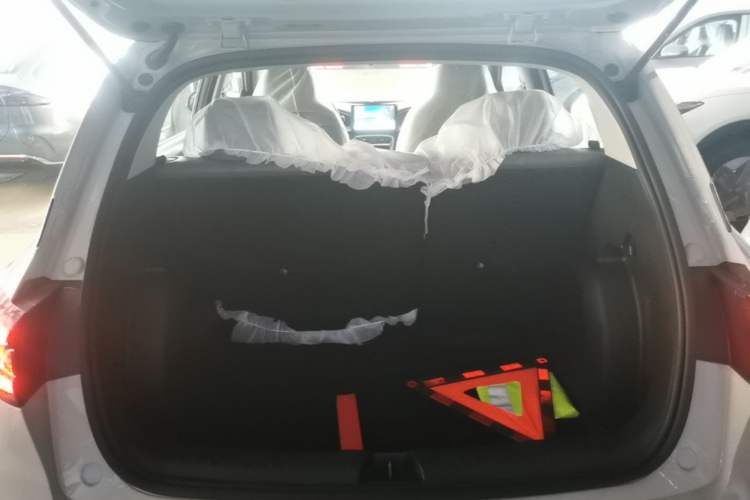Used Geely Galaxy Geome 2026 Model 310km Youth Edition Trunk