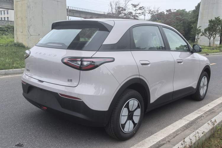 Used Geely Galaxy Geome 2026 Model 310km Youth Edition Exterior 3