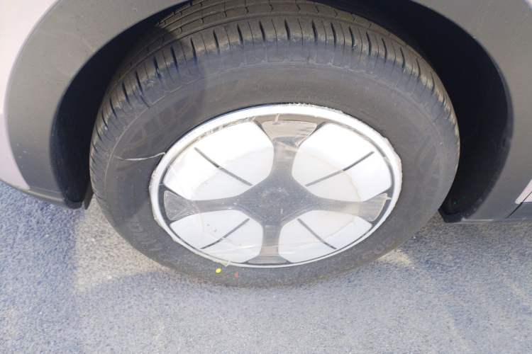 Used Geely Galaxy Geome 2026 Model 310km Youth Edition Exterior 4