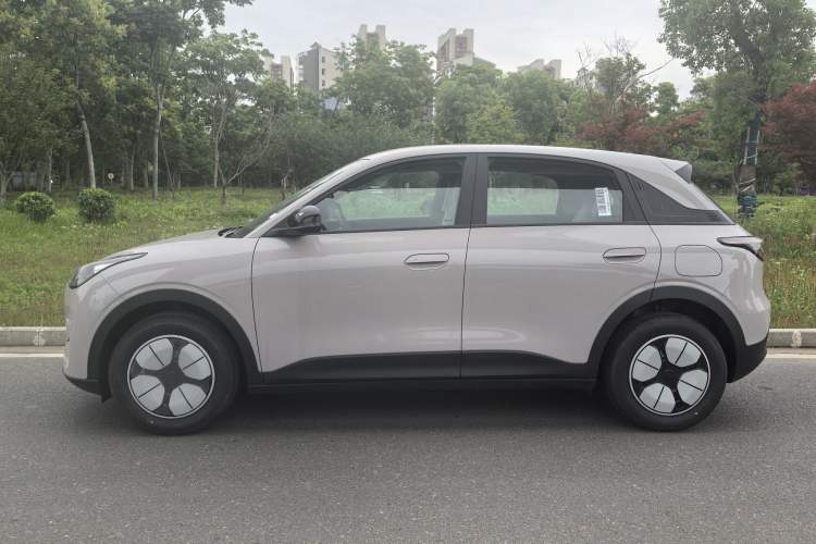 Used Geely Galaxy Geome 2026 Model 310km Youth Edition Exterior 8
