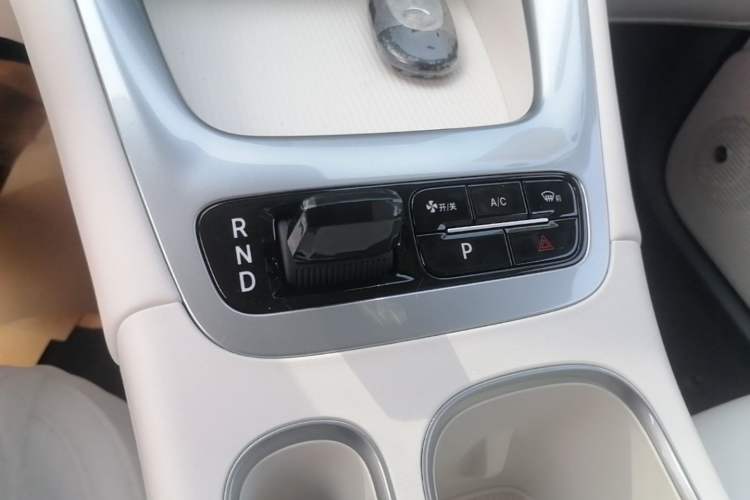 Used Geely Galaxy Geome 2026 Model 310km Dream Edition Gear Lever