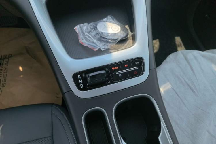 Used Geely Galaxy Geome 2026 Model 410km Freedom Edition Gear Lever