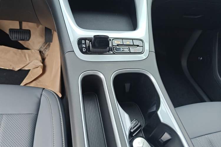 Used Geely Galaxy Geome 2026 Model 310km Youth Edition Gear Lever