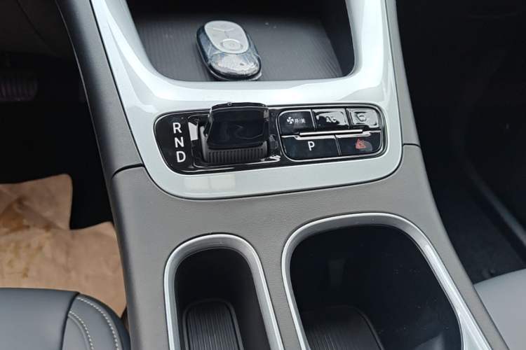 Used Geely Galaxy Geome 2026 Model 310km Youth Edition Gear Lever
