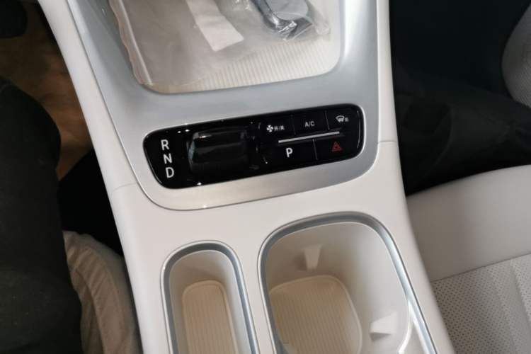 Used Geely Galaxy Geome 2026 Model 310km Youth Edition Gear Lever