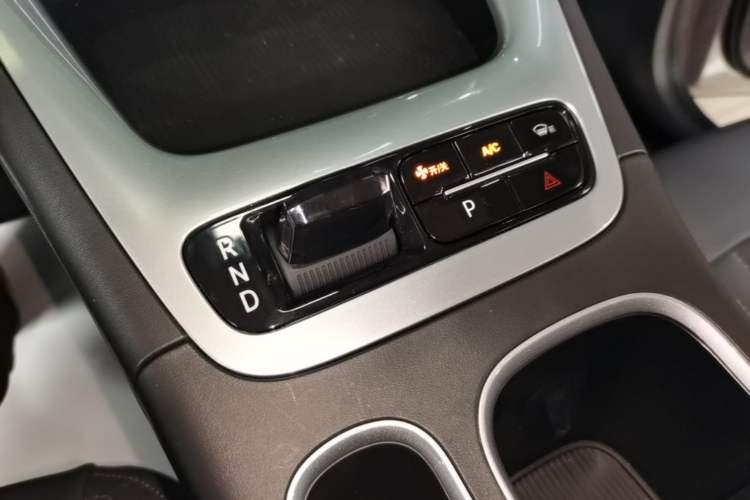 Used Geely Galaxy Geome 2026 Model 310km Youth Edition Gear Lever