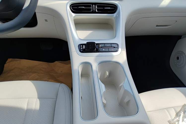 Used Geely Galaxy Geome 2026 Model 310km Youth Edition Gear Lever