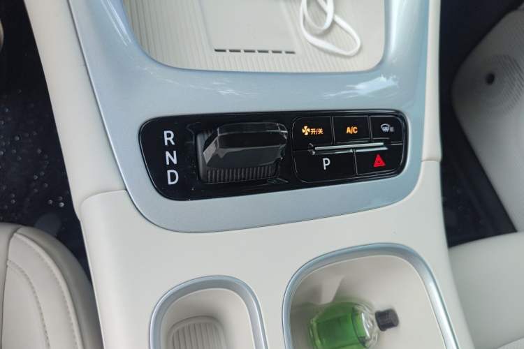Used Geely Galaxy Geome 2026 Model 410km Exploration Edition Gear Lever