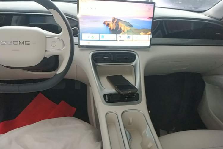 Used Geely Galaxy Geome 2026 Model 310km Dream Edition Audio And AC Panel