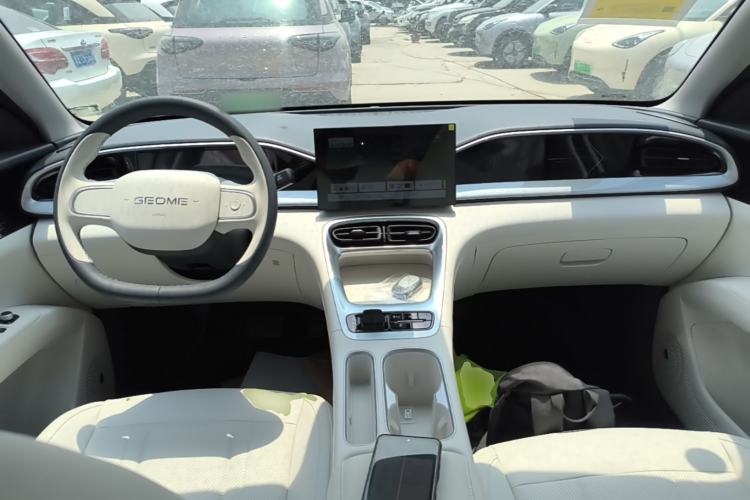 Used Geely Galaxy Geome 2026 Model 310km Youth Edition Center Console